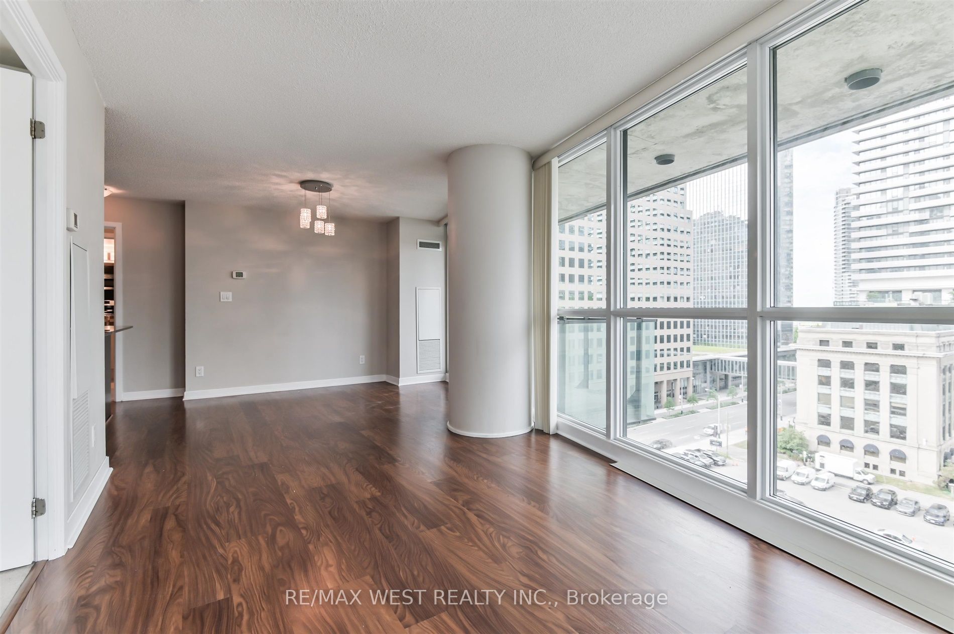 33 Bay St, #903