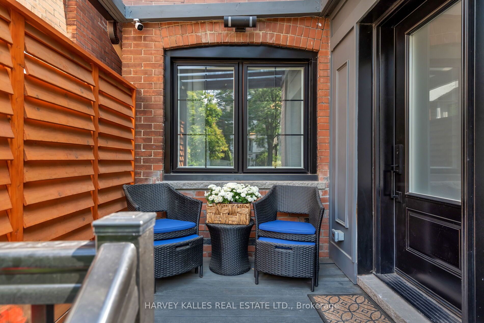 39 Standish Avenue
