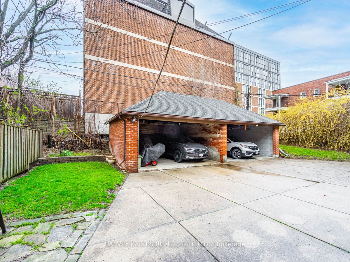 66 Burnaby Blvd