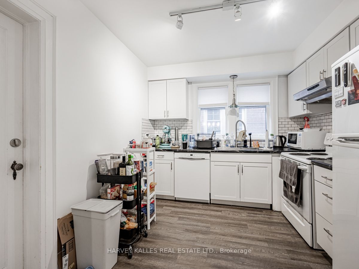 66 Burnaby Blvd