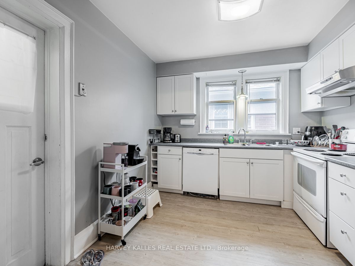 66 Burnaby Blvd