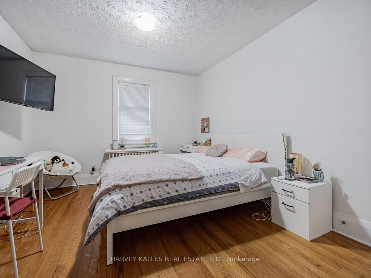66 Burnaby Blvd