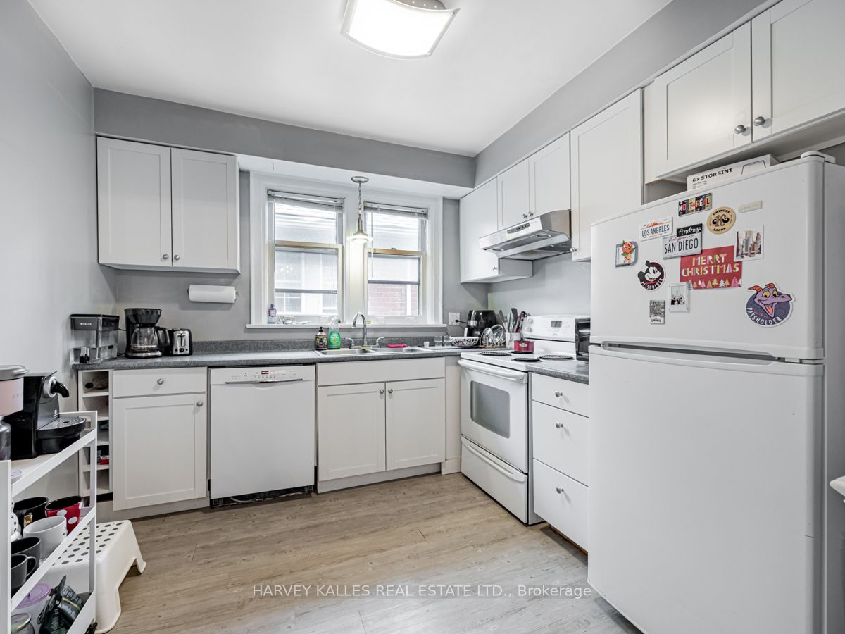 66 Burnaby Blvd