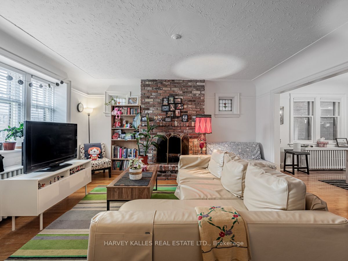 66 Burnaby Blvd