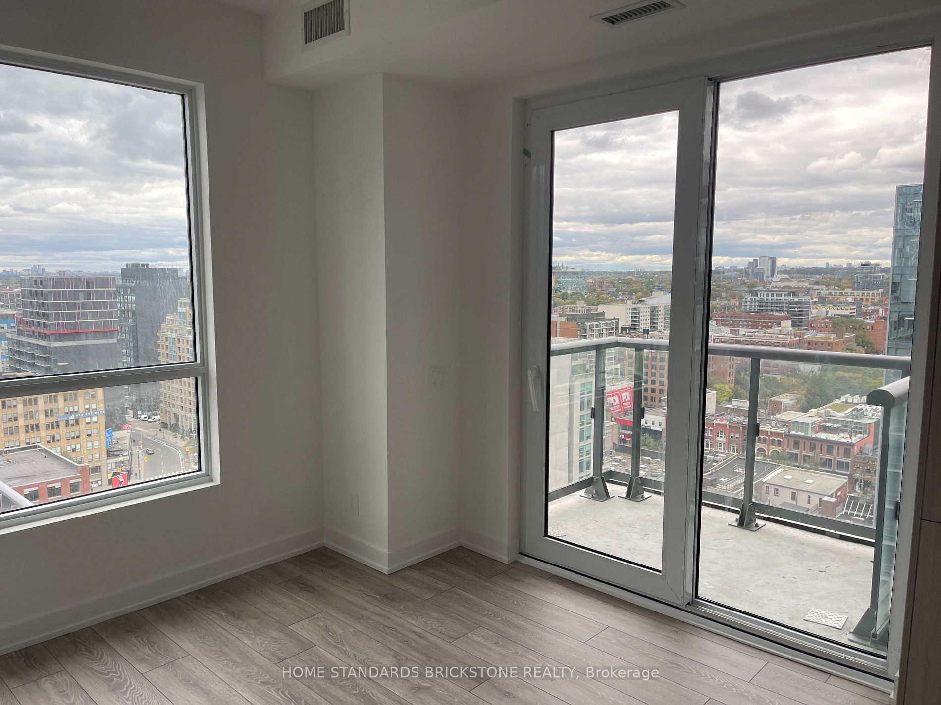 108 Peter Street #2011