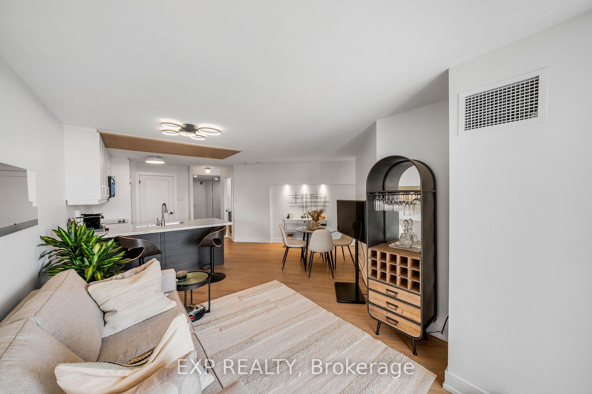 77 Maitland Pl, #1905