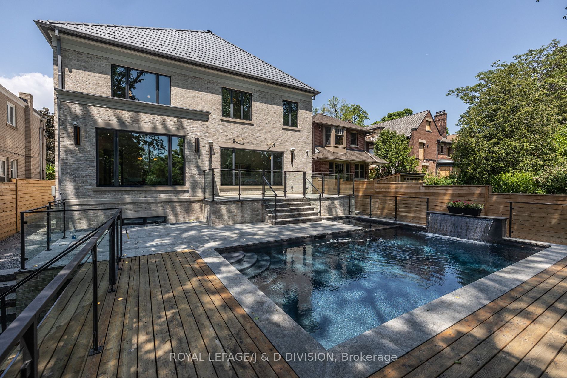 211 Glencairn Ave