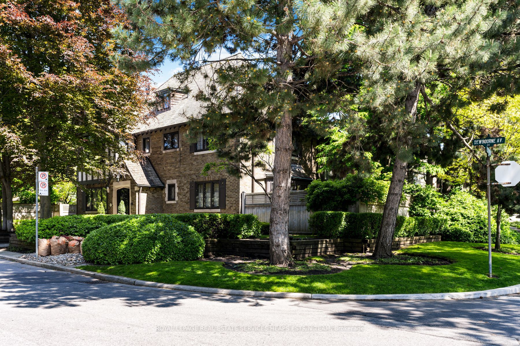 23 Dewbourne Ave