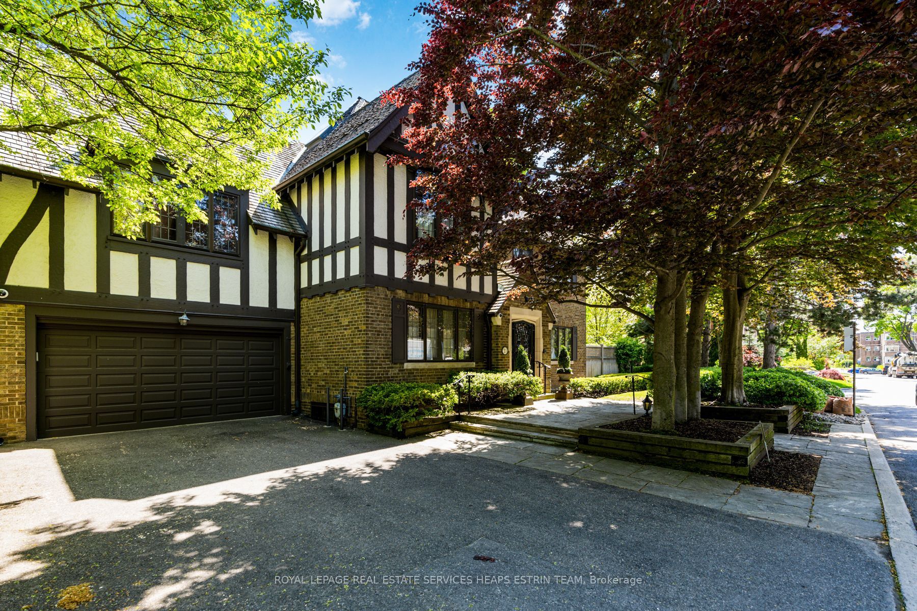 23 Dewbourne Ave