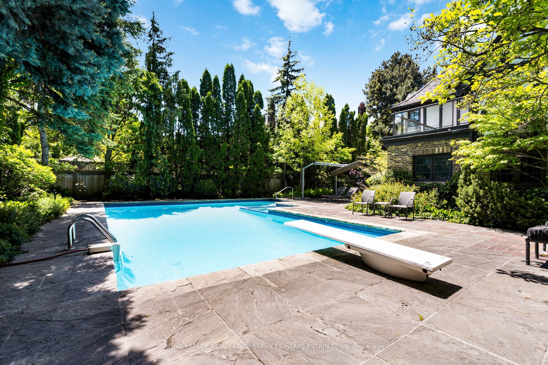 23 Dewbourne Ave