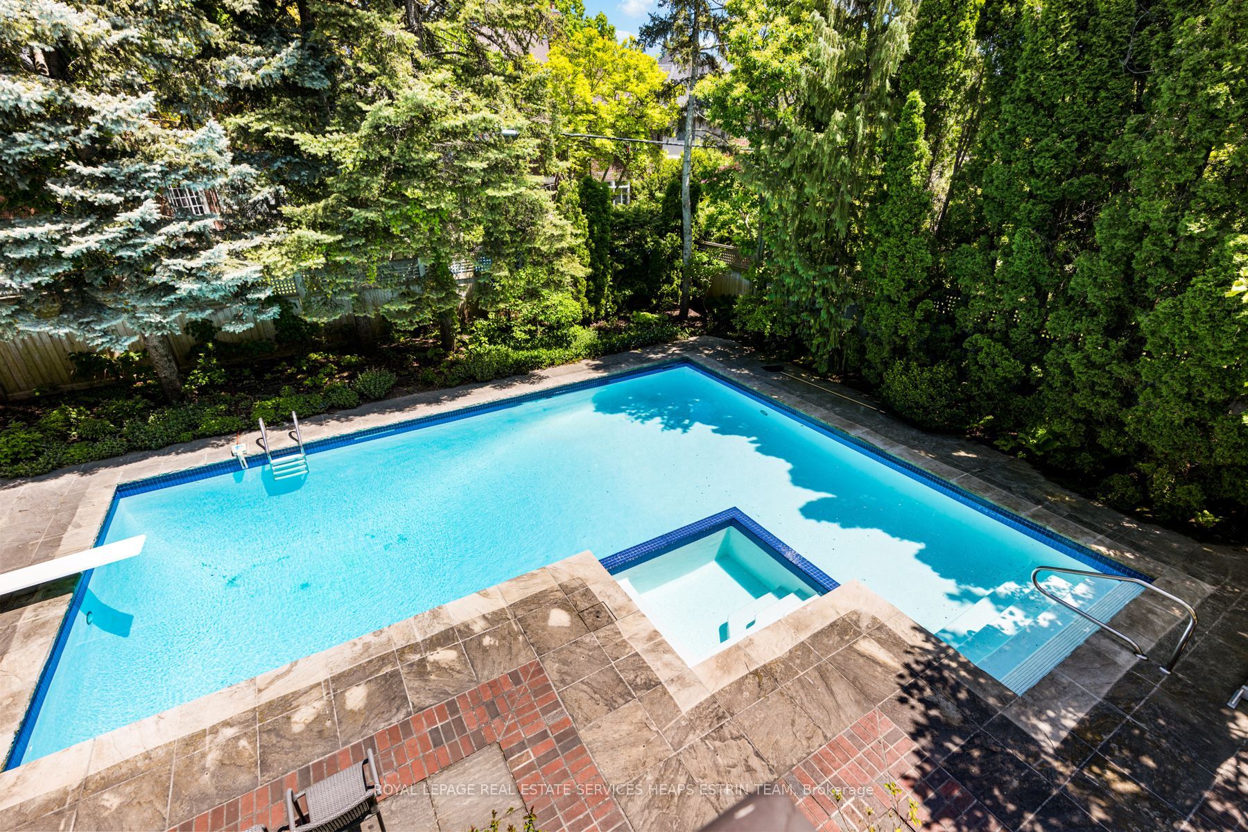 23 Dewbourne Ave
