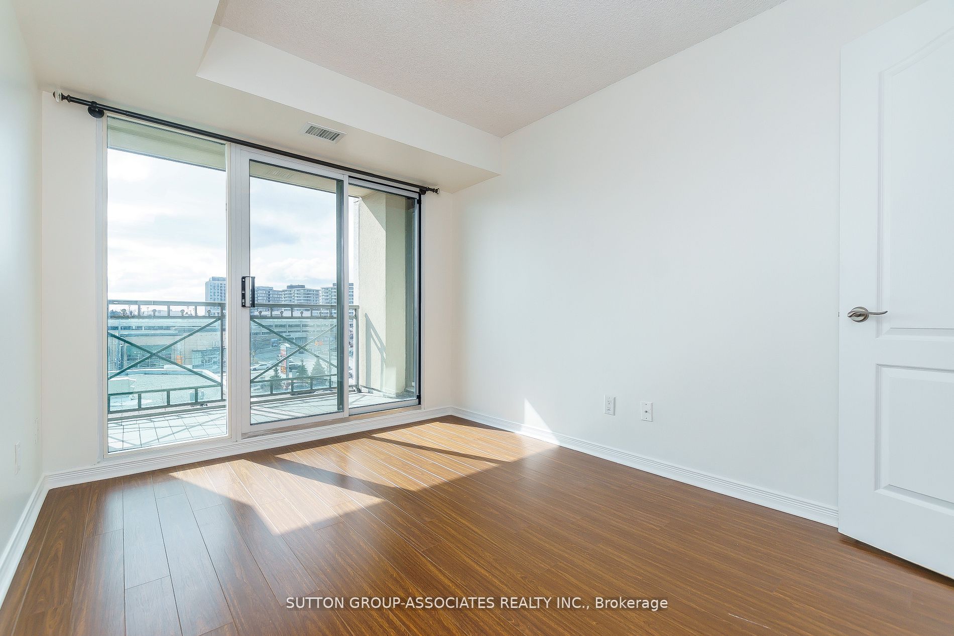 205 The Donway W, #506
