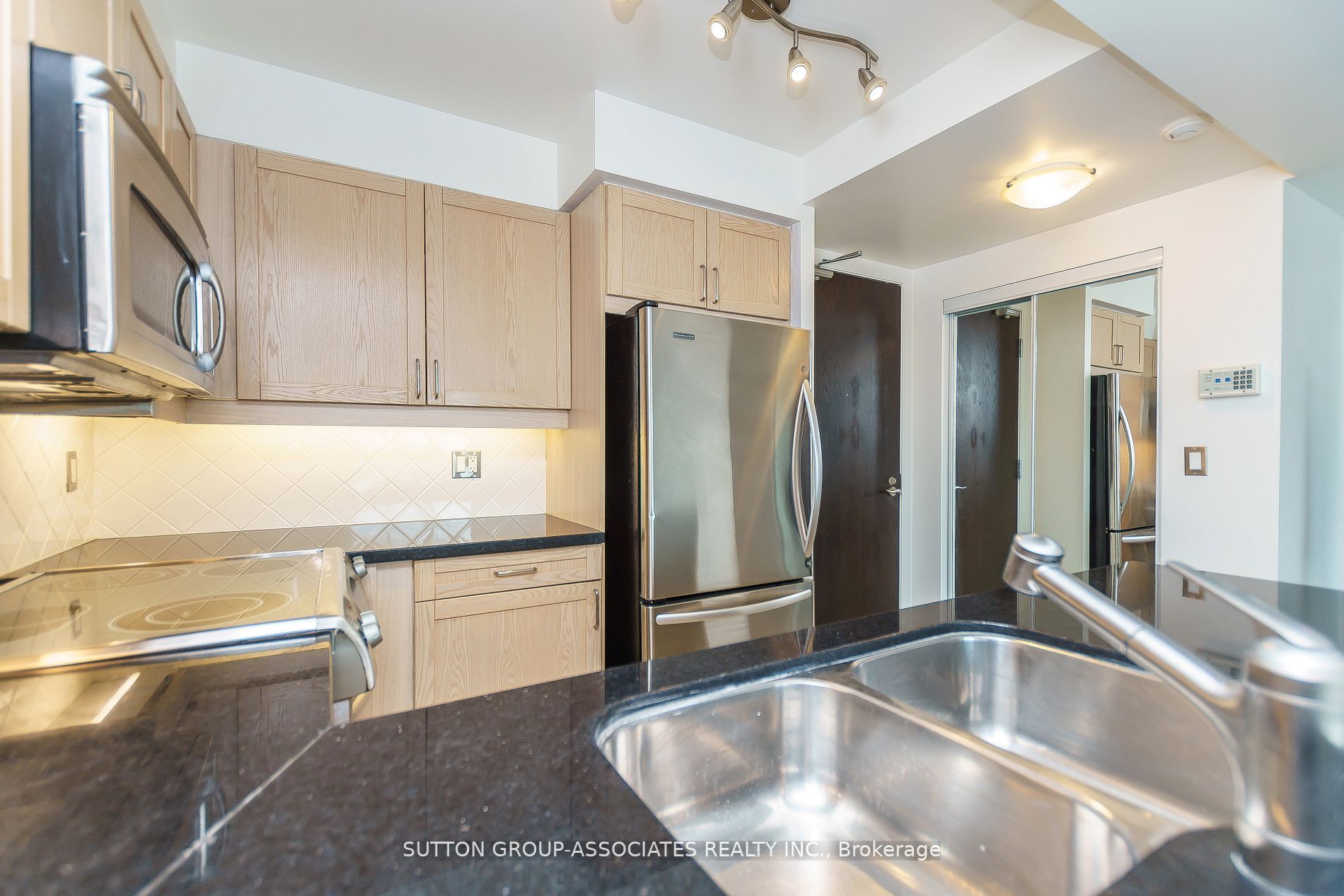 205 The Donway W, #506