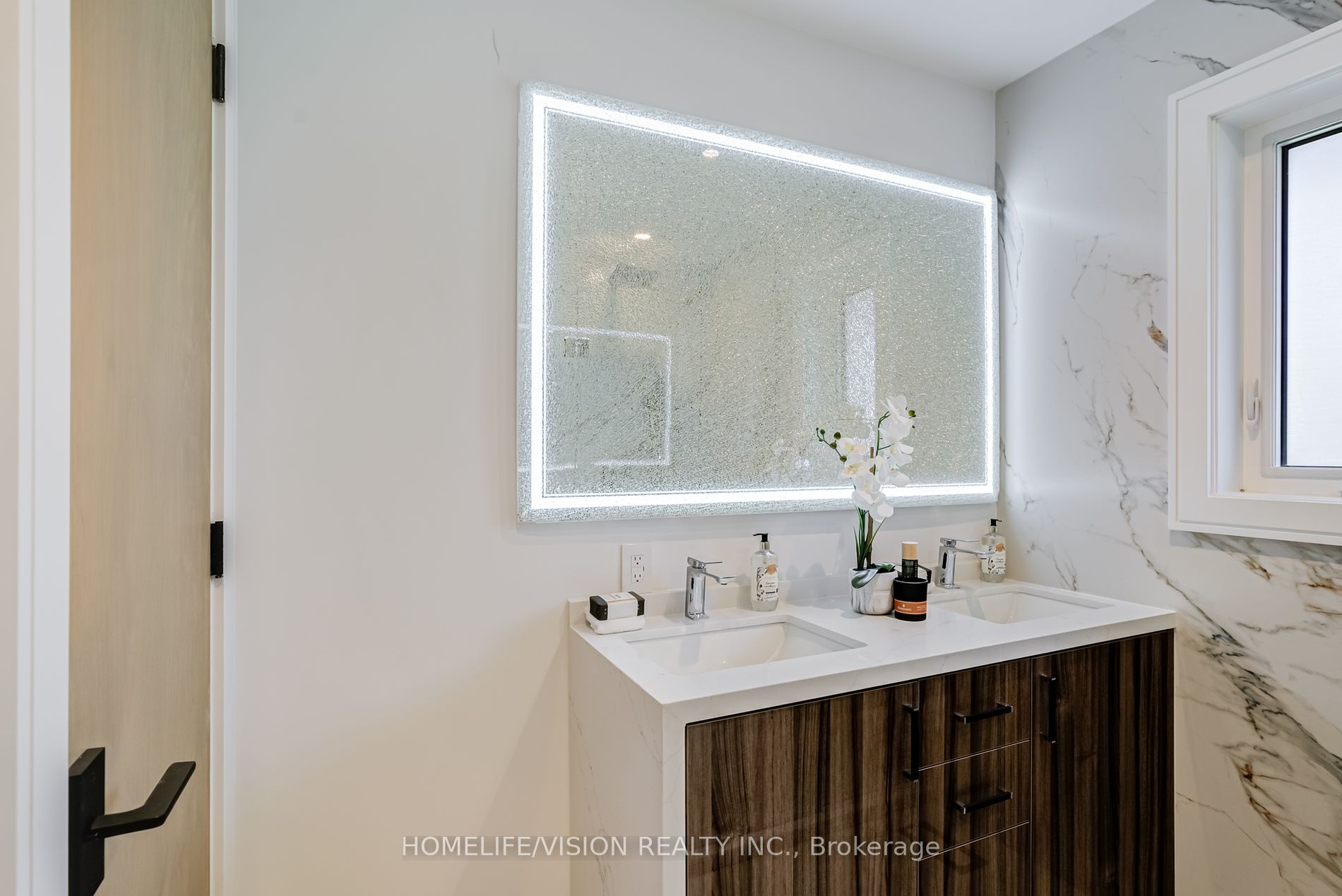 29 Parmbelle Cres