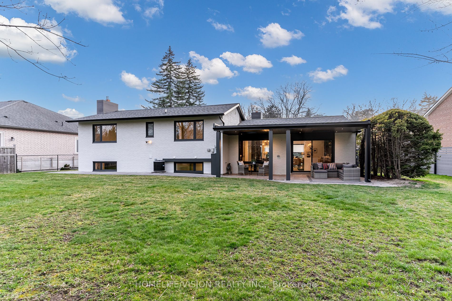 29 Parmbelle Cres