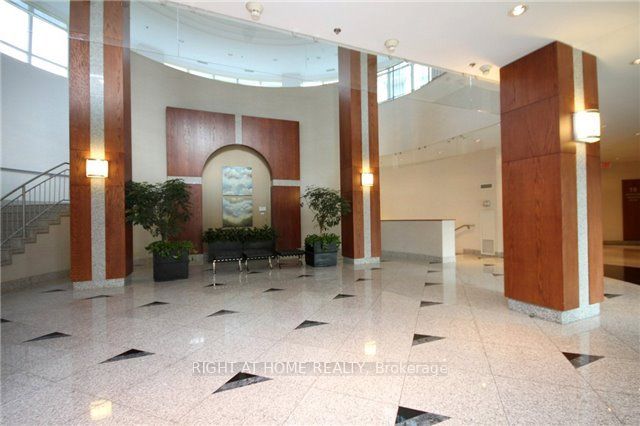16 Harrison Garden Boulevard, #406