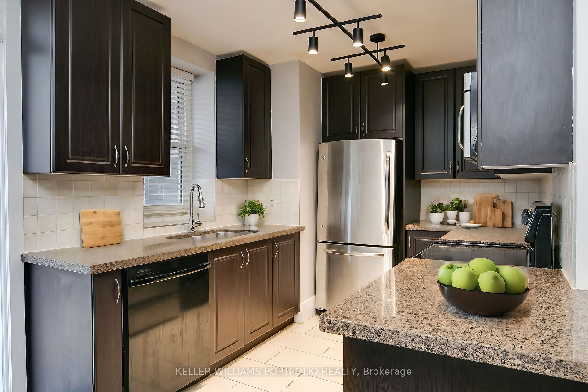 2603 Bathurst St, #108