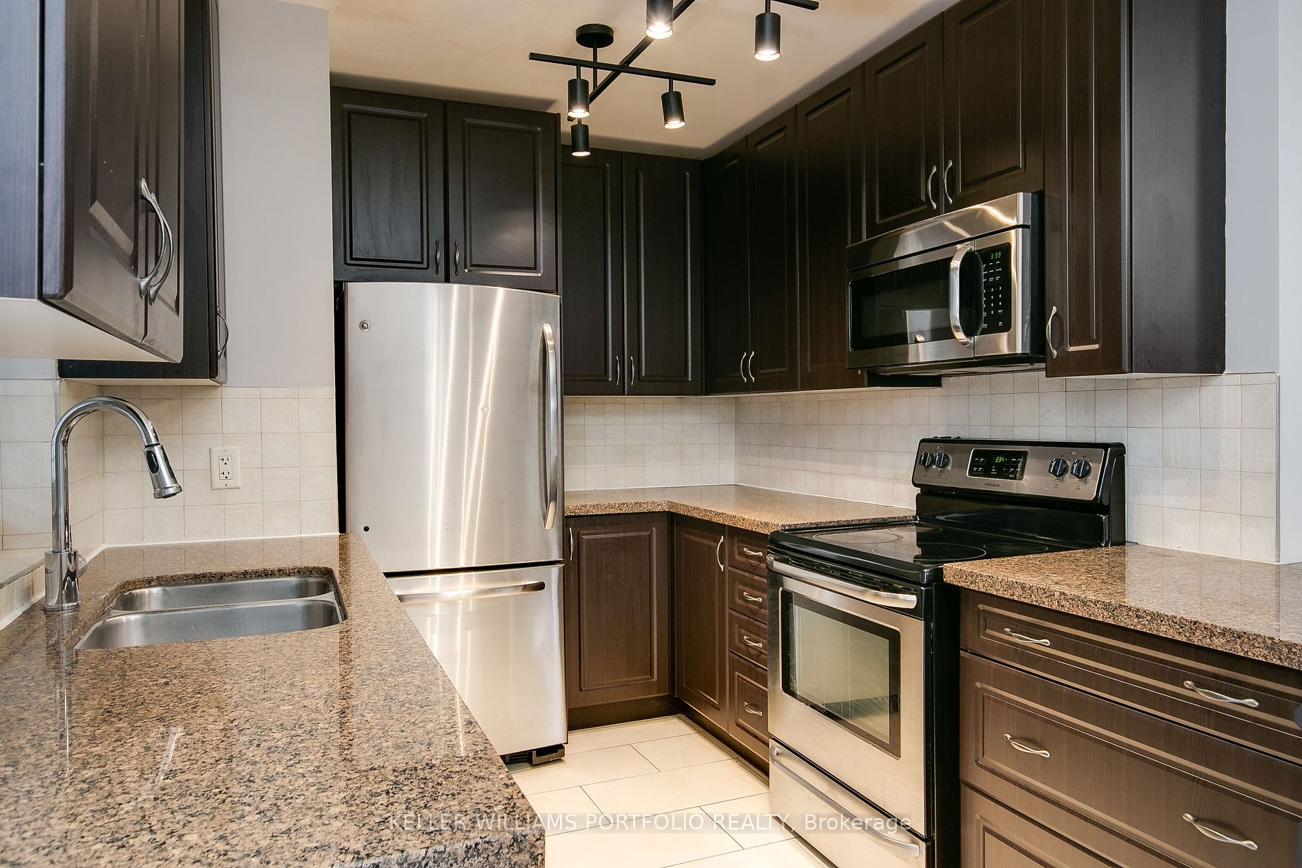 2603 Bathurst St, #108