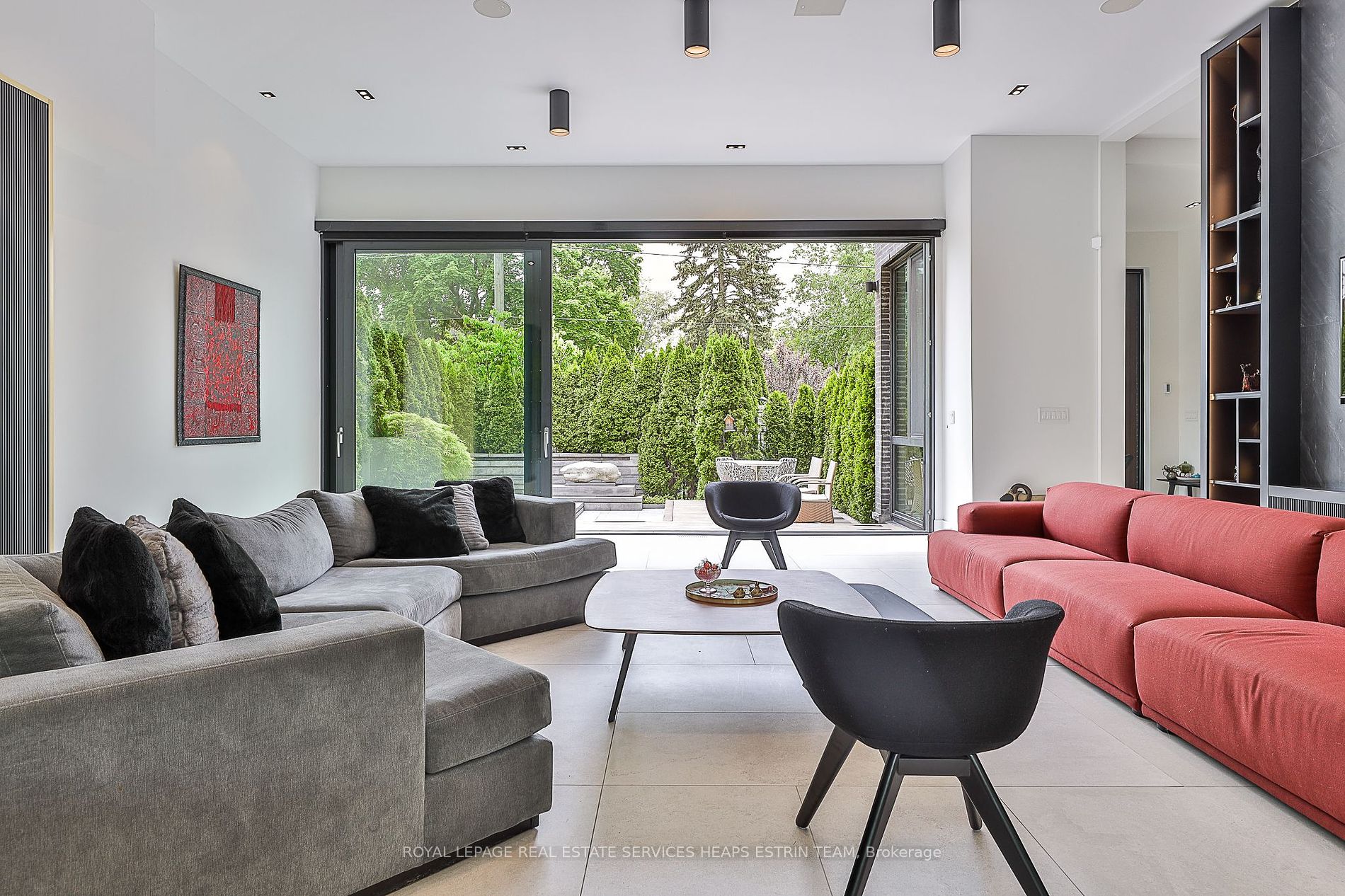 108 Stratford Crescent