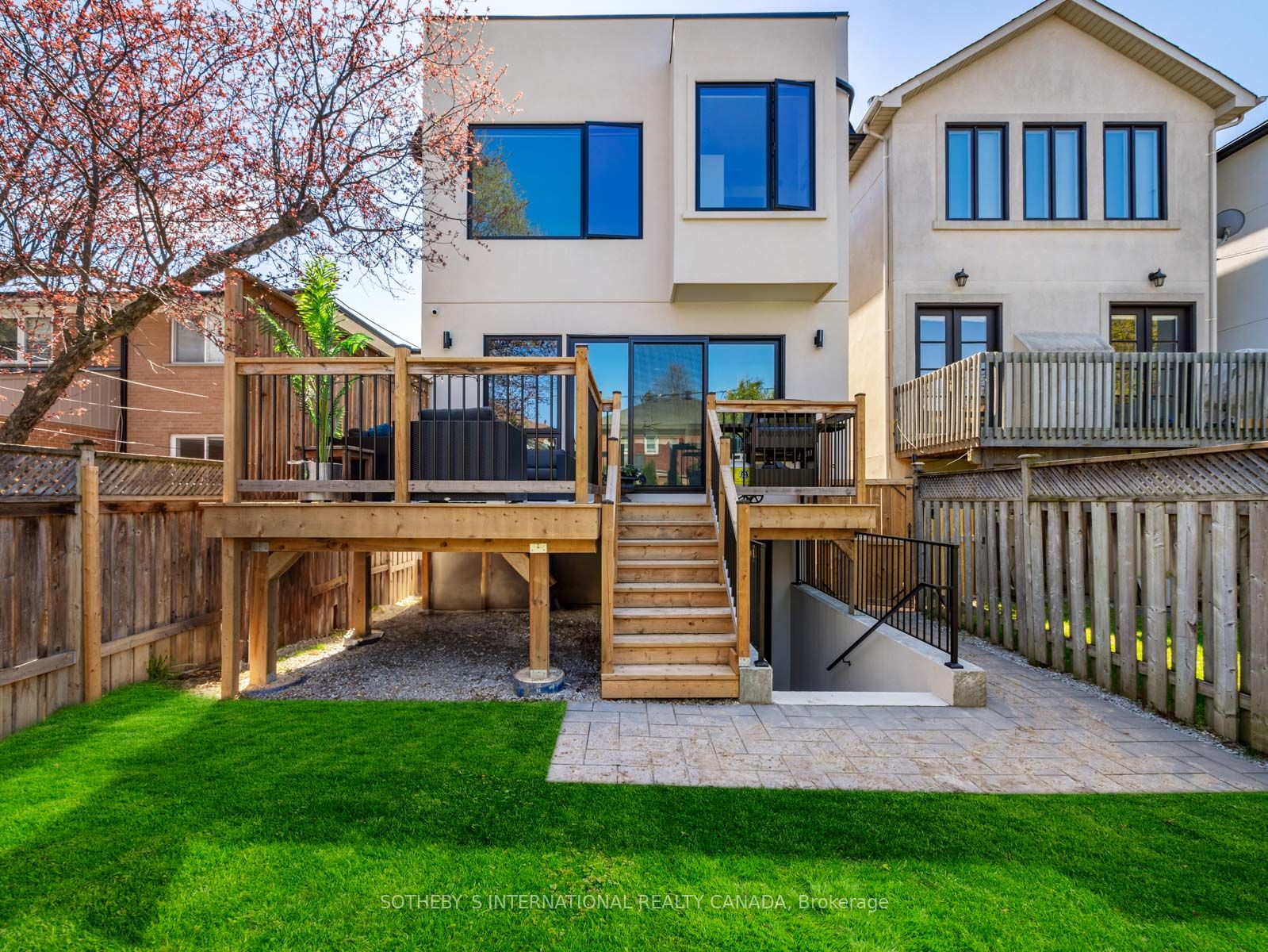 272 Cranbrooke Avenue