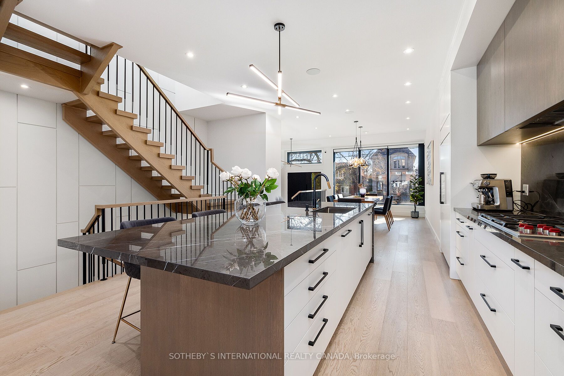 272 Cranbrooke Avenue