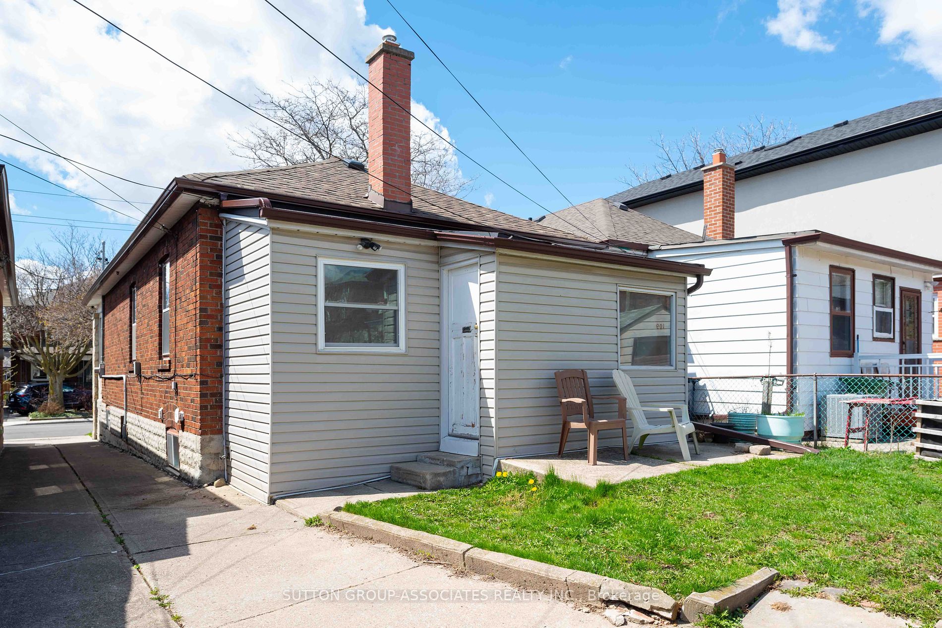107 Alameda Avenue