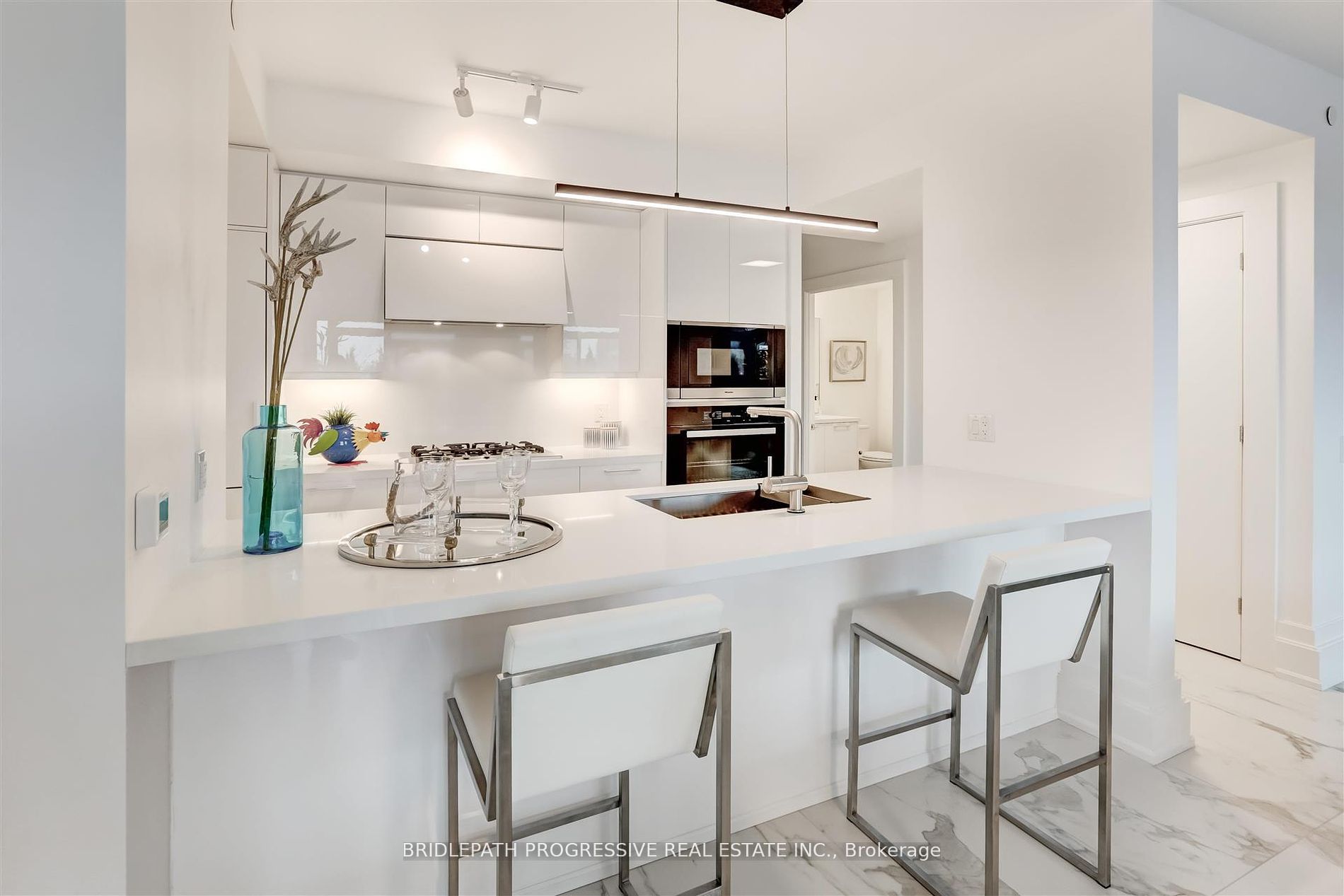 3 Southvale Dr, #202