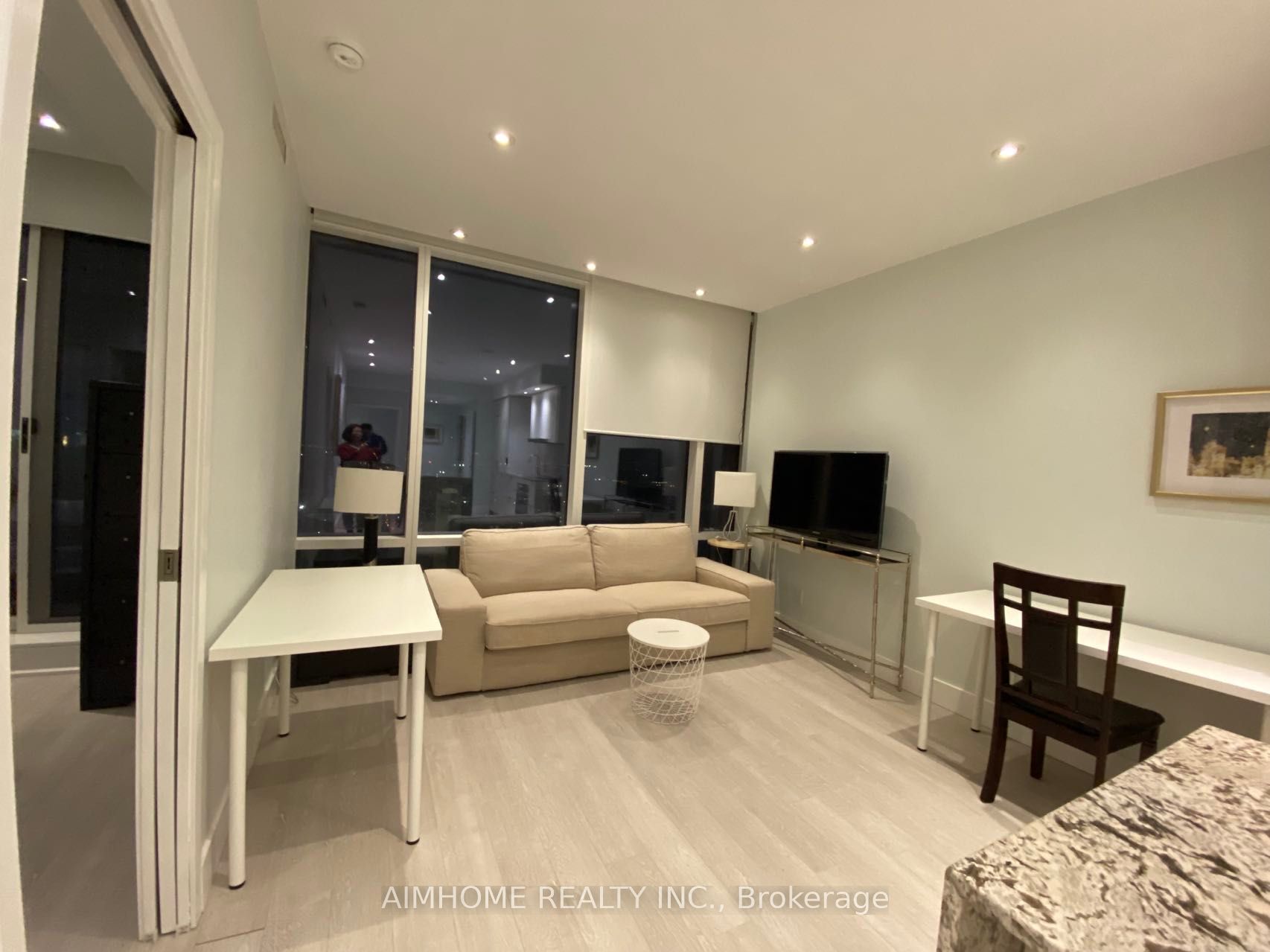 1 Bloor Street E #4009
