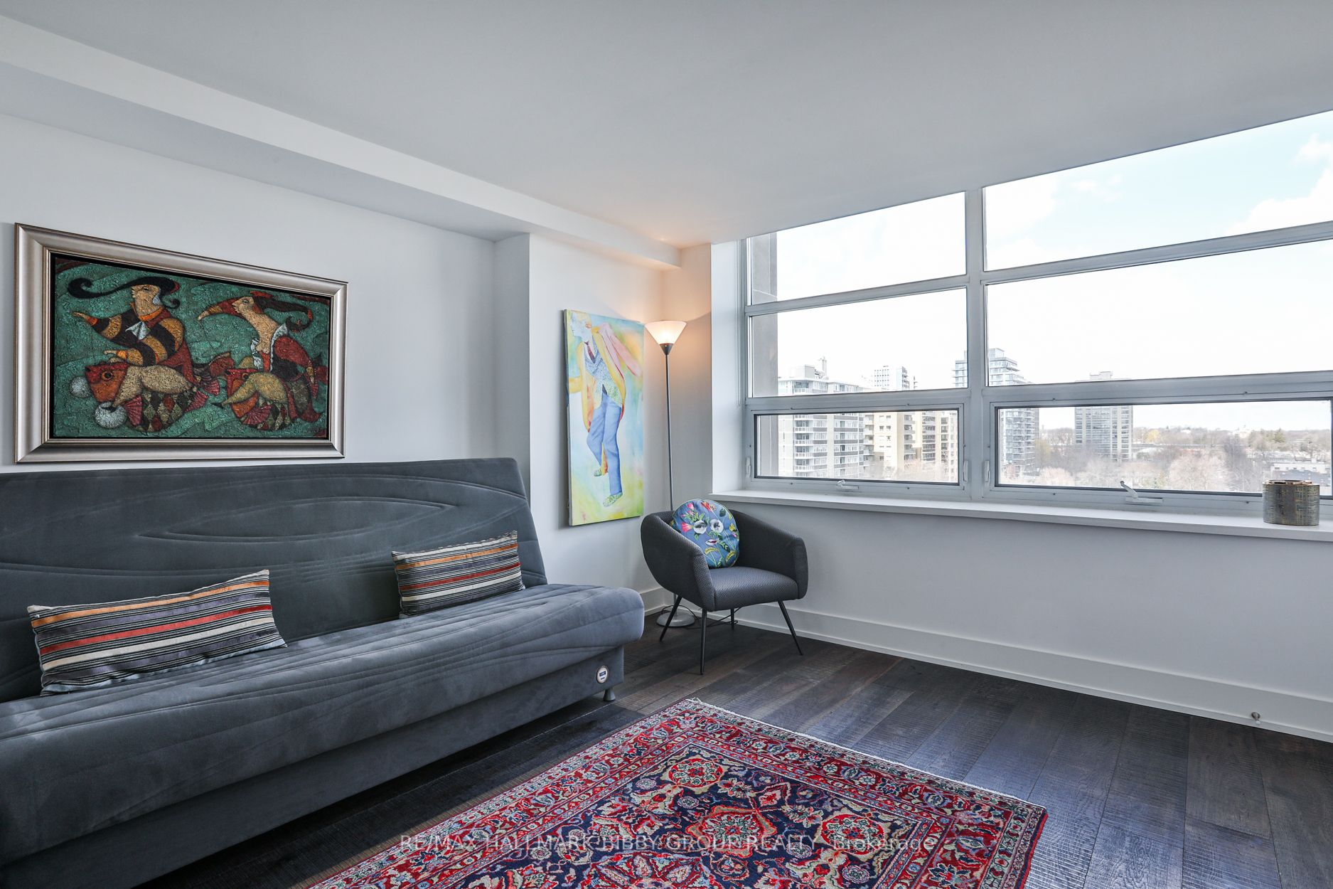 111 St Clair Ave W, #819