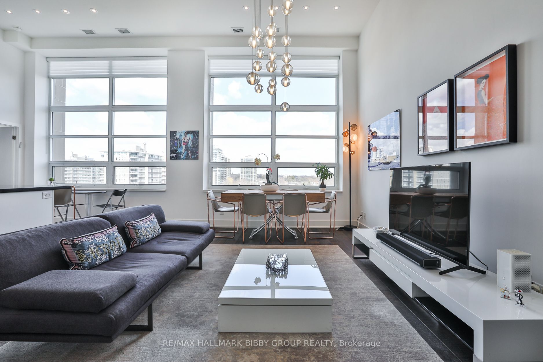 111 St Clair Ave W, #819