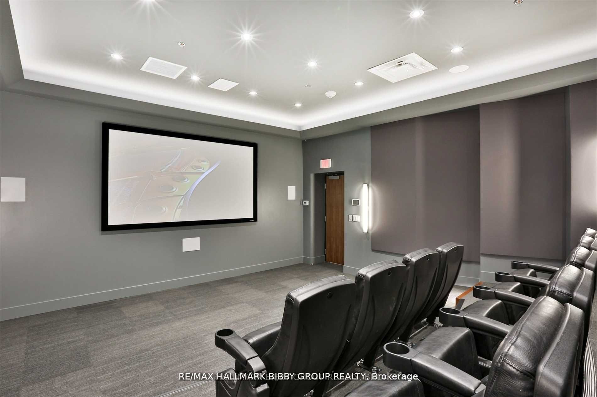 111 St Clair Ave W, #819