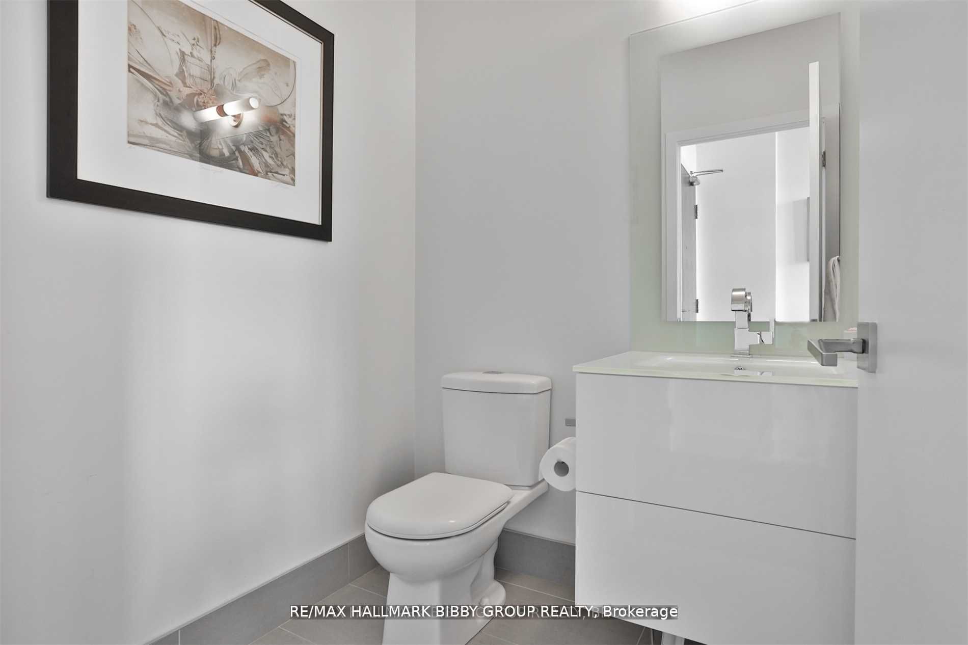 111 St Clair Ave W, #819