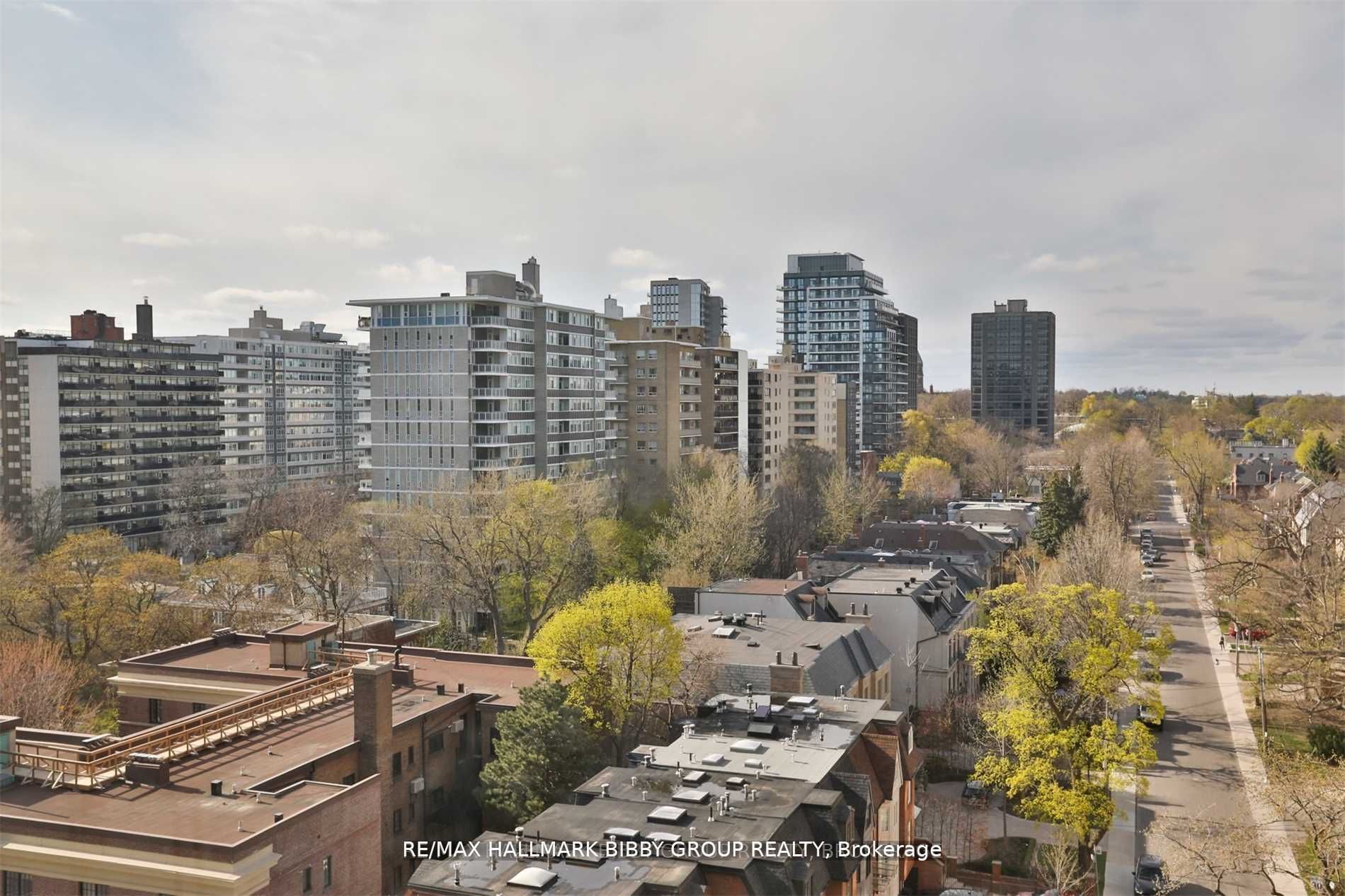 111 St Clair Ave W, #819
