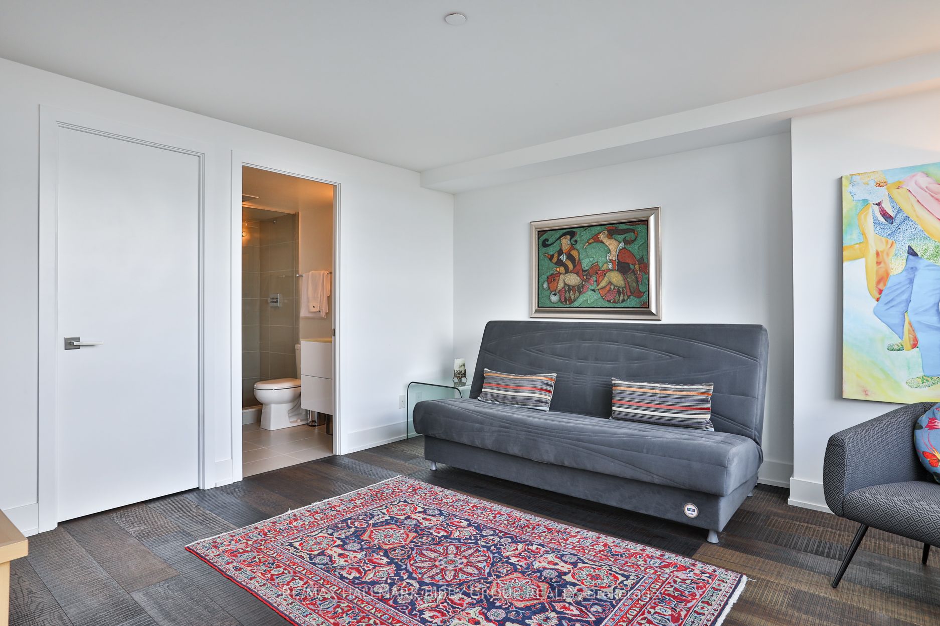 111 St Clair Ave W, #819