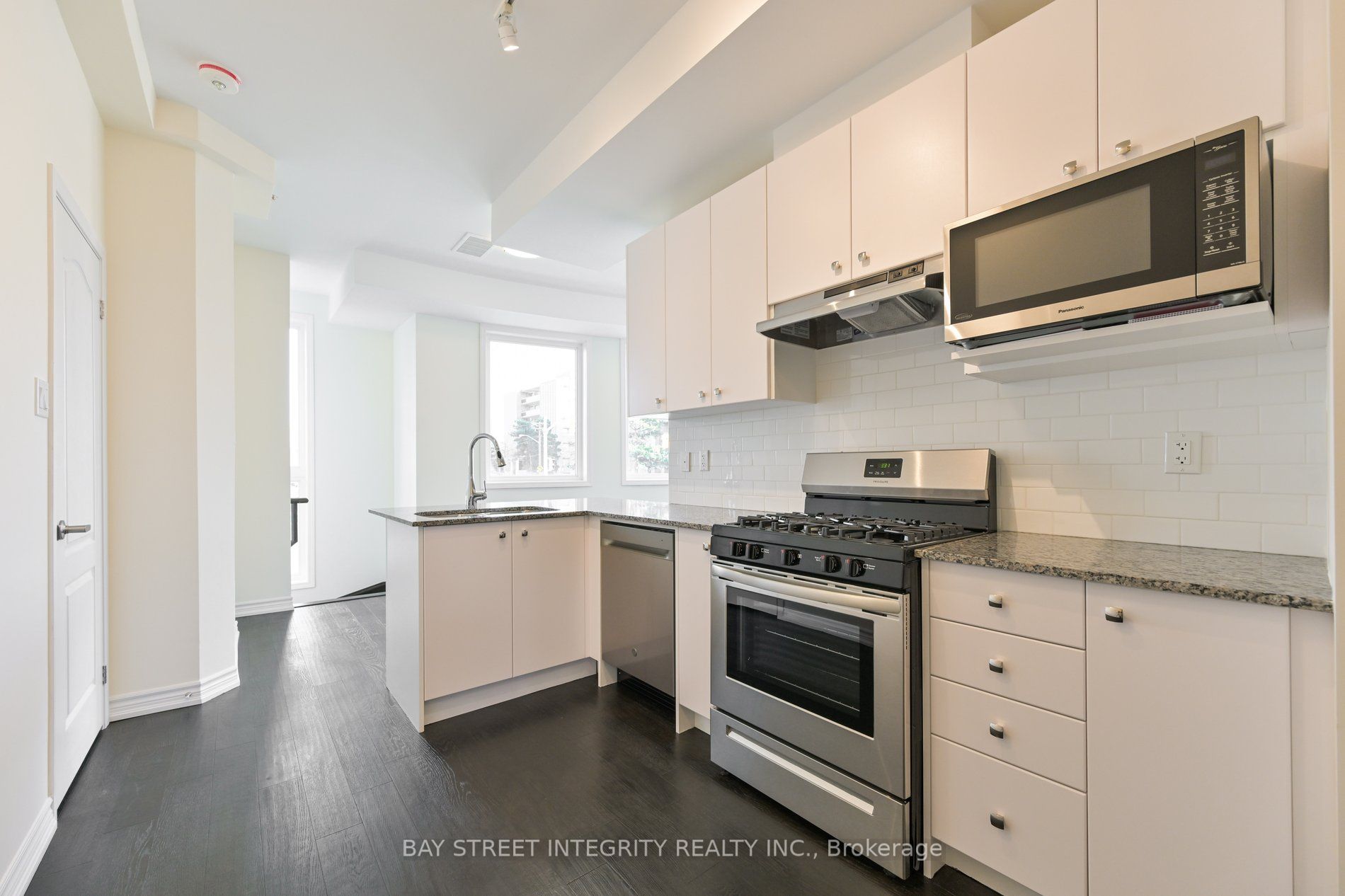 1966 Victoria Park Ave, #66