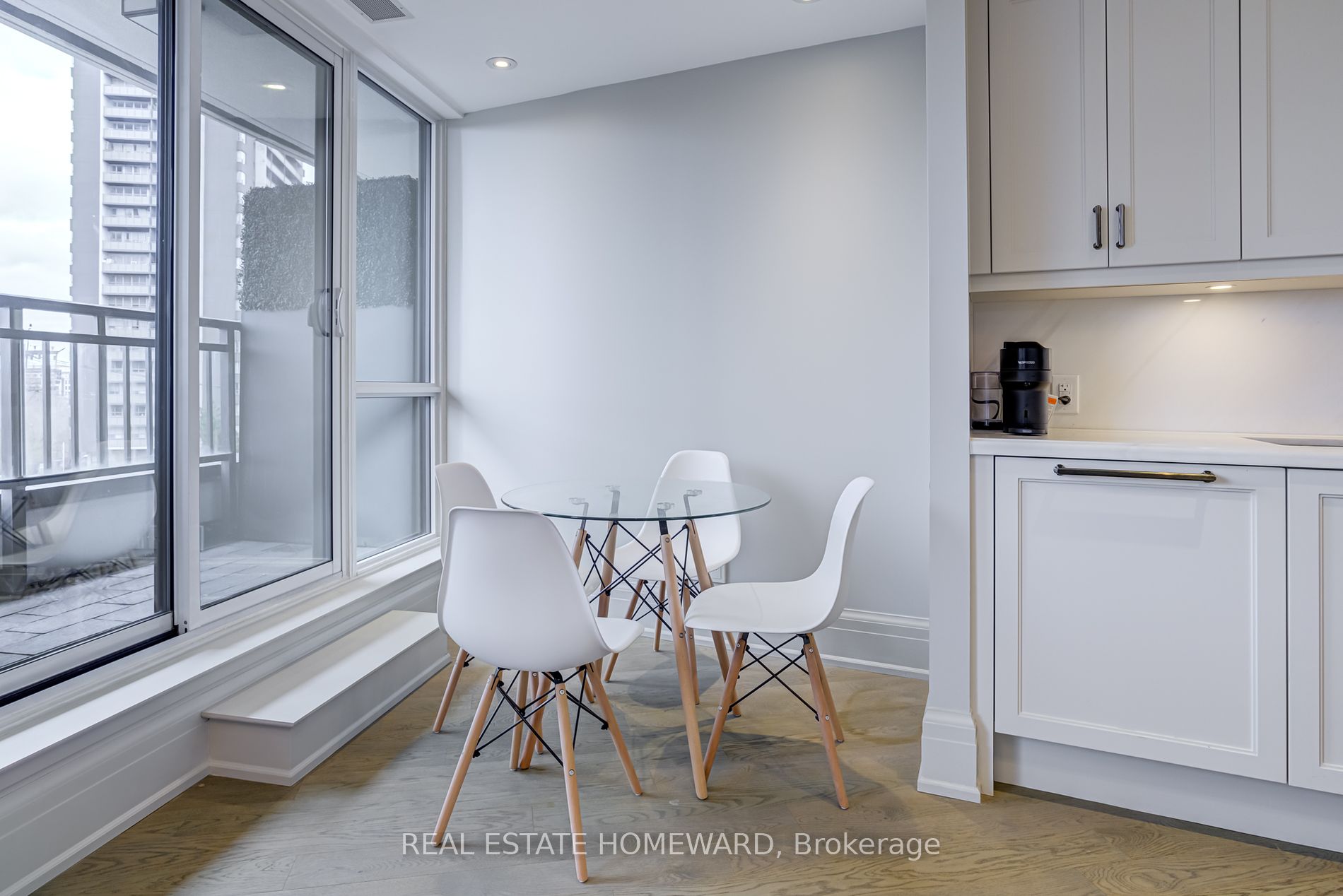 181 Davenport Rd, #302