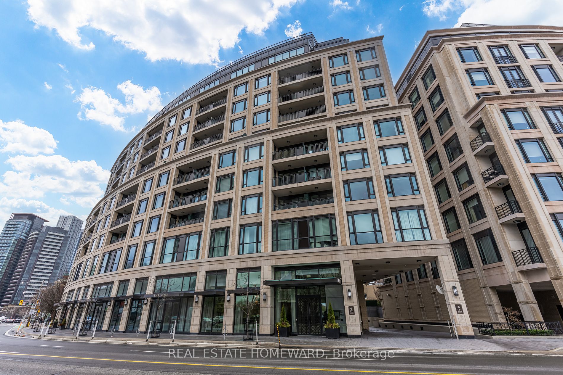 181 Davenport Rd, #302