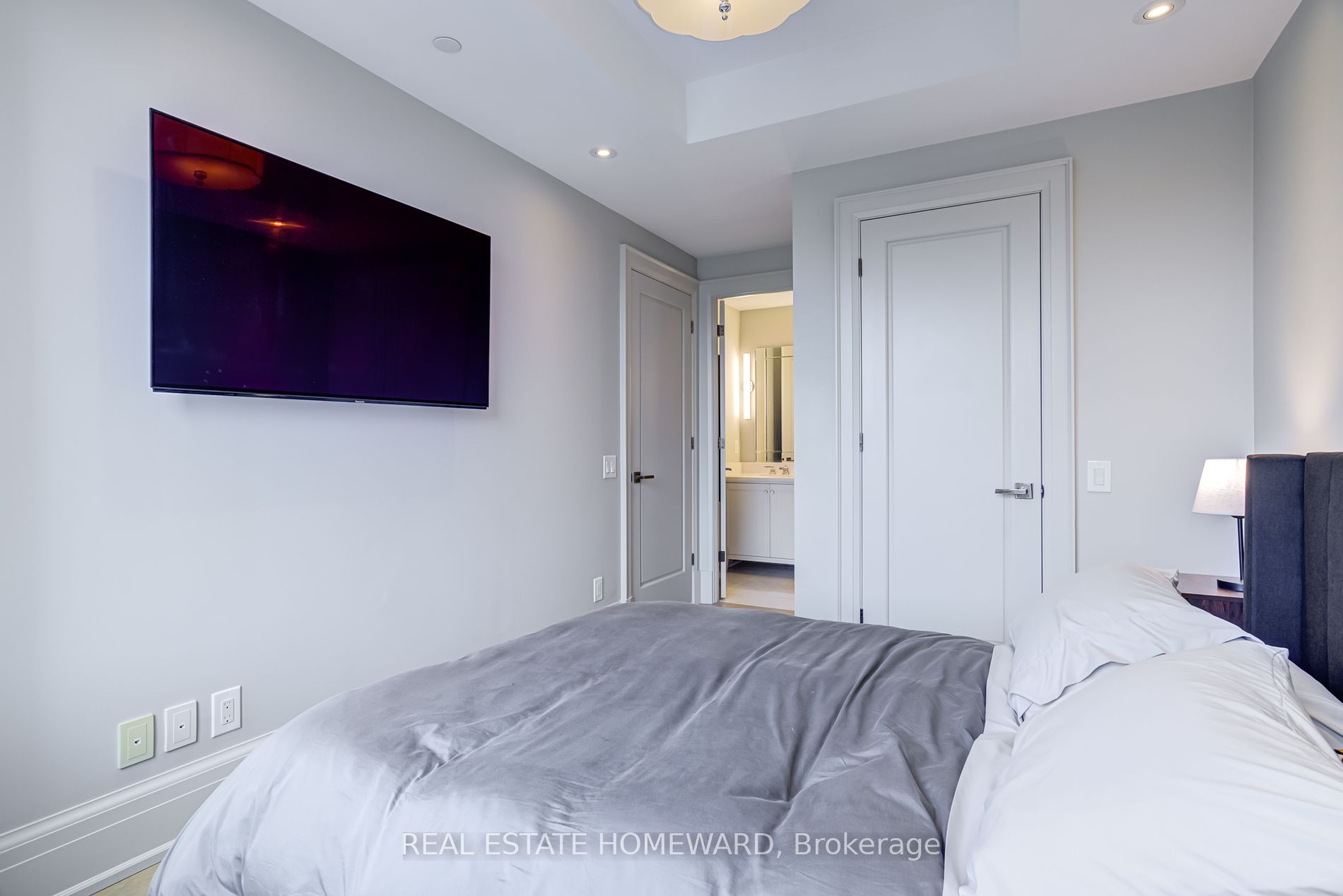 181 Davenport Rd, #302