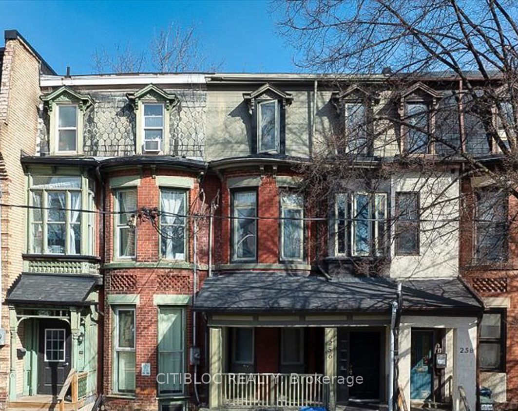 256 Gerrard St E