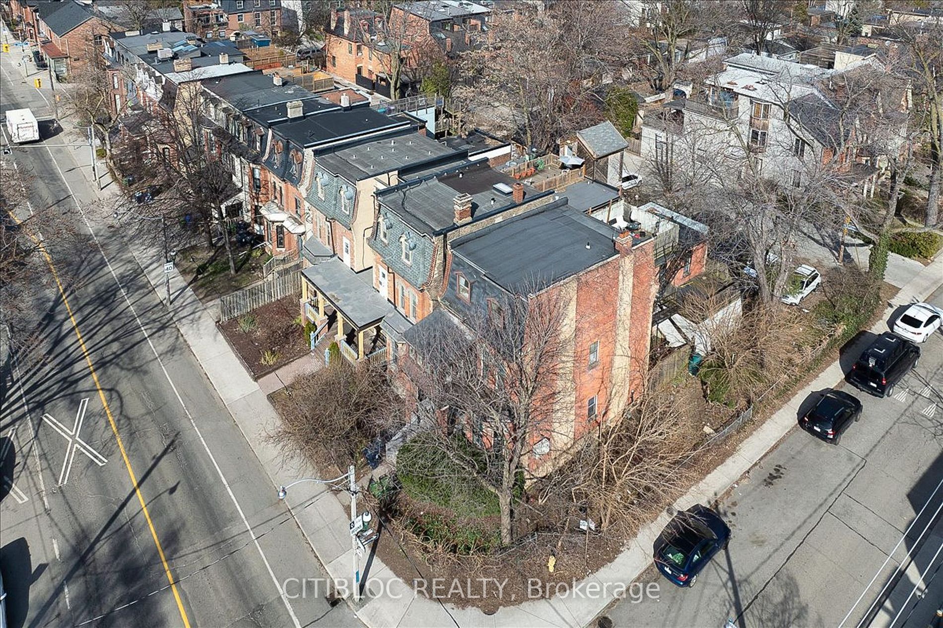 256 Gerrard St E