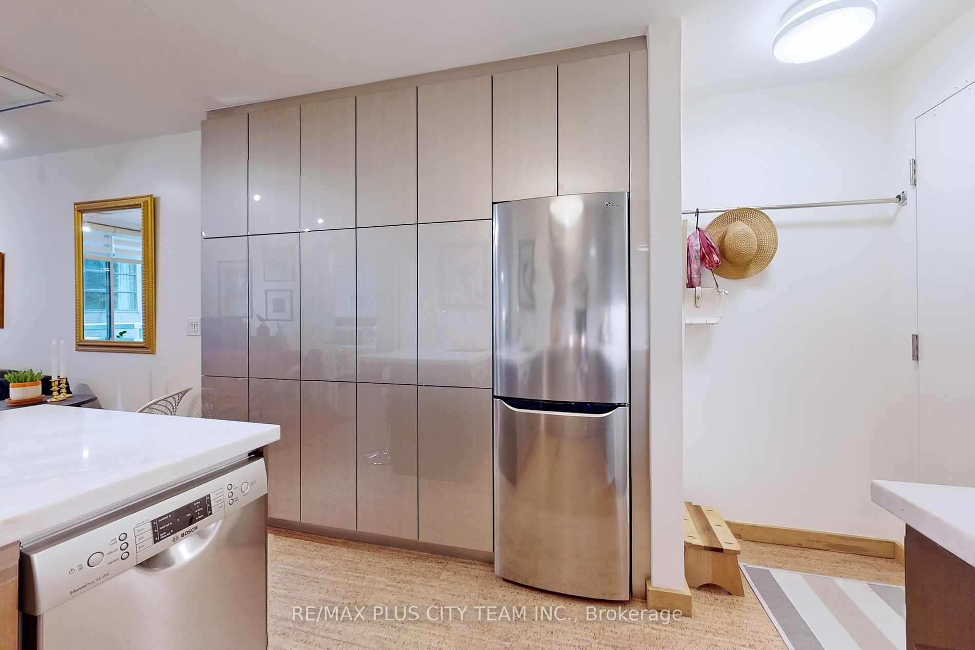 311 Richmond St E, #301