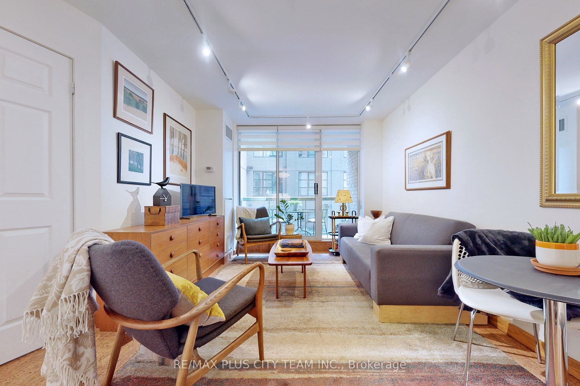 311 Richmond St E, #301