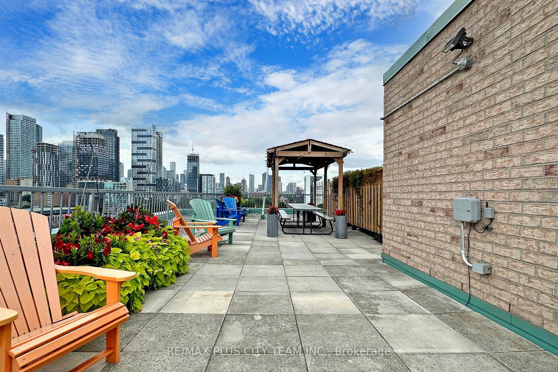 311 Richmond St E, #301