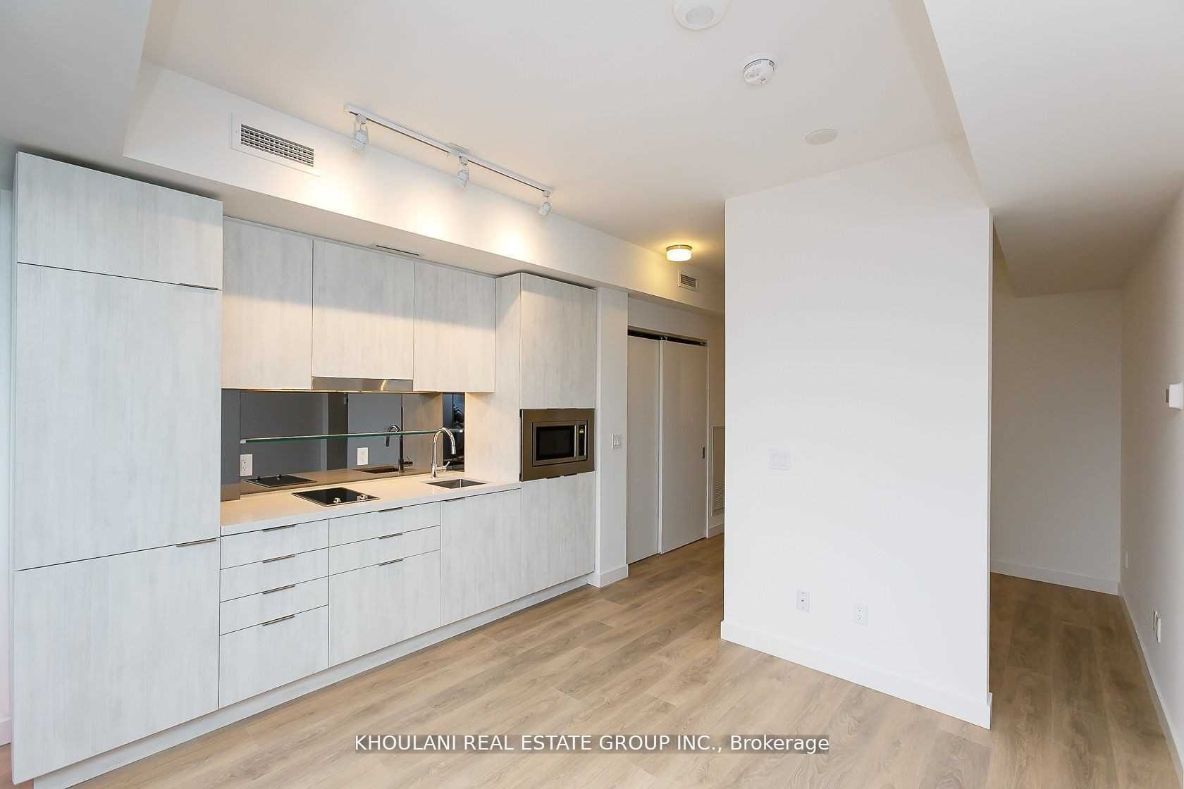 215 Queen St, #2310