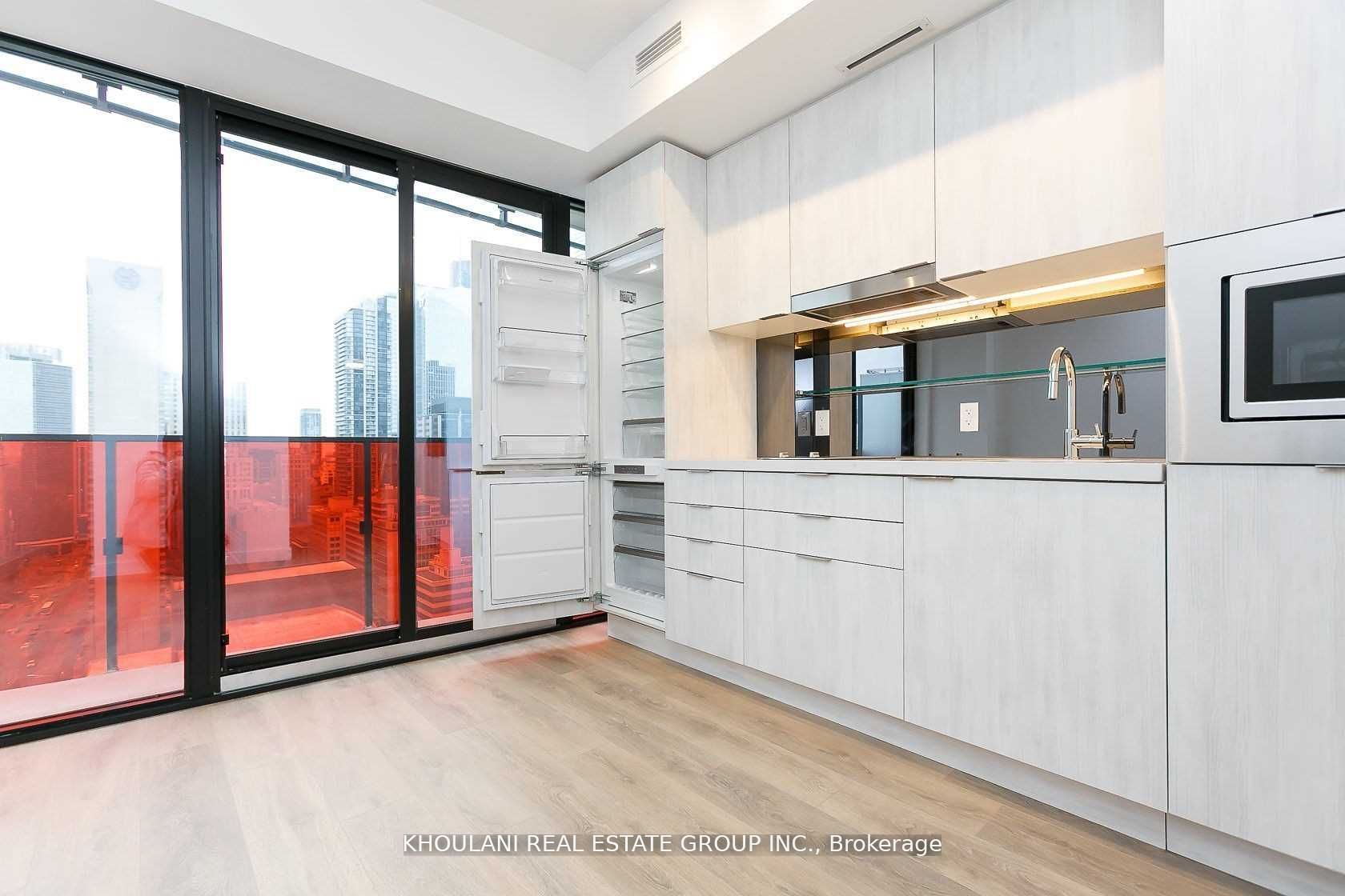 215 Queen St, #2310