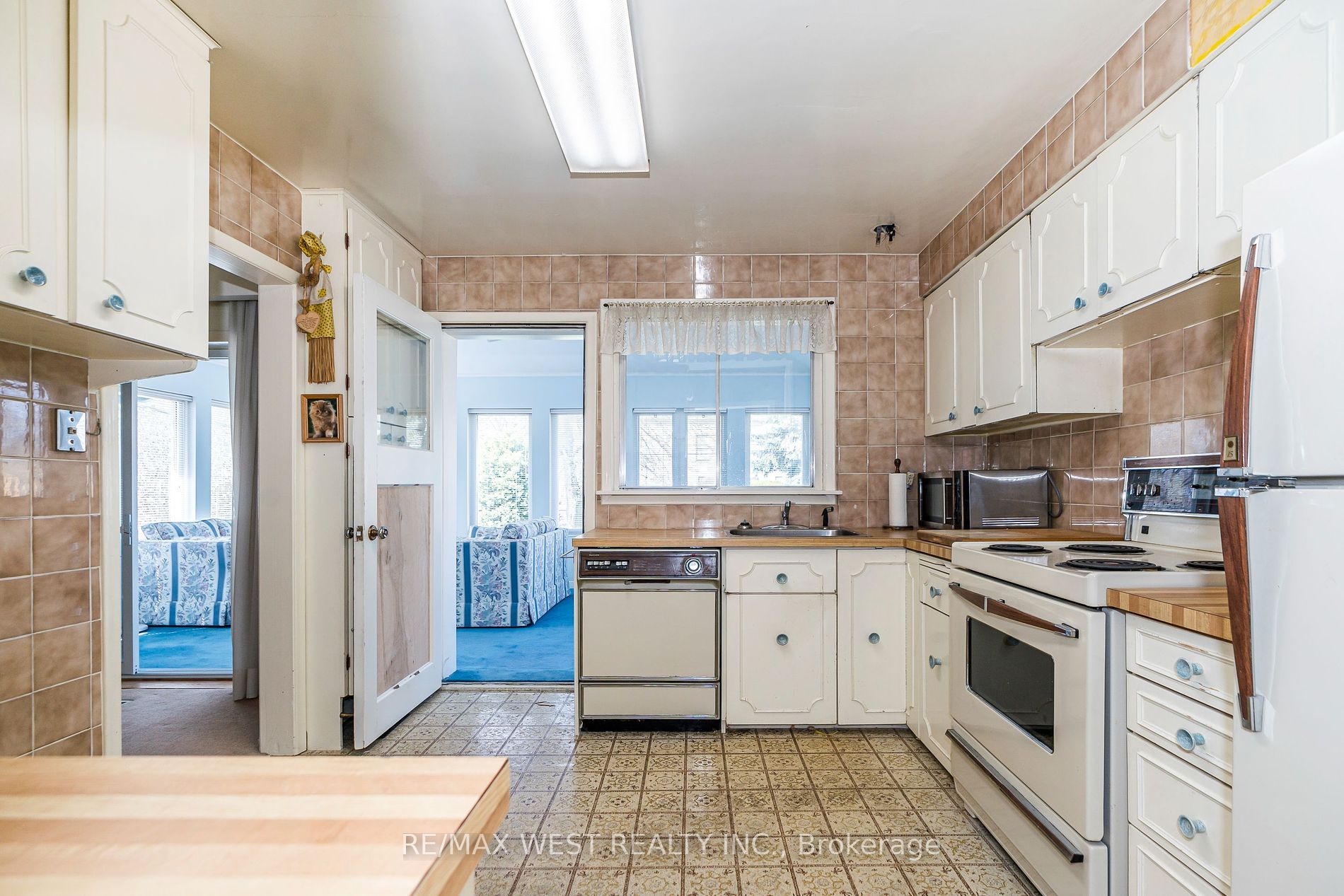 14 Whitelock Cres