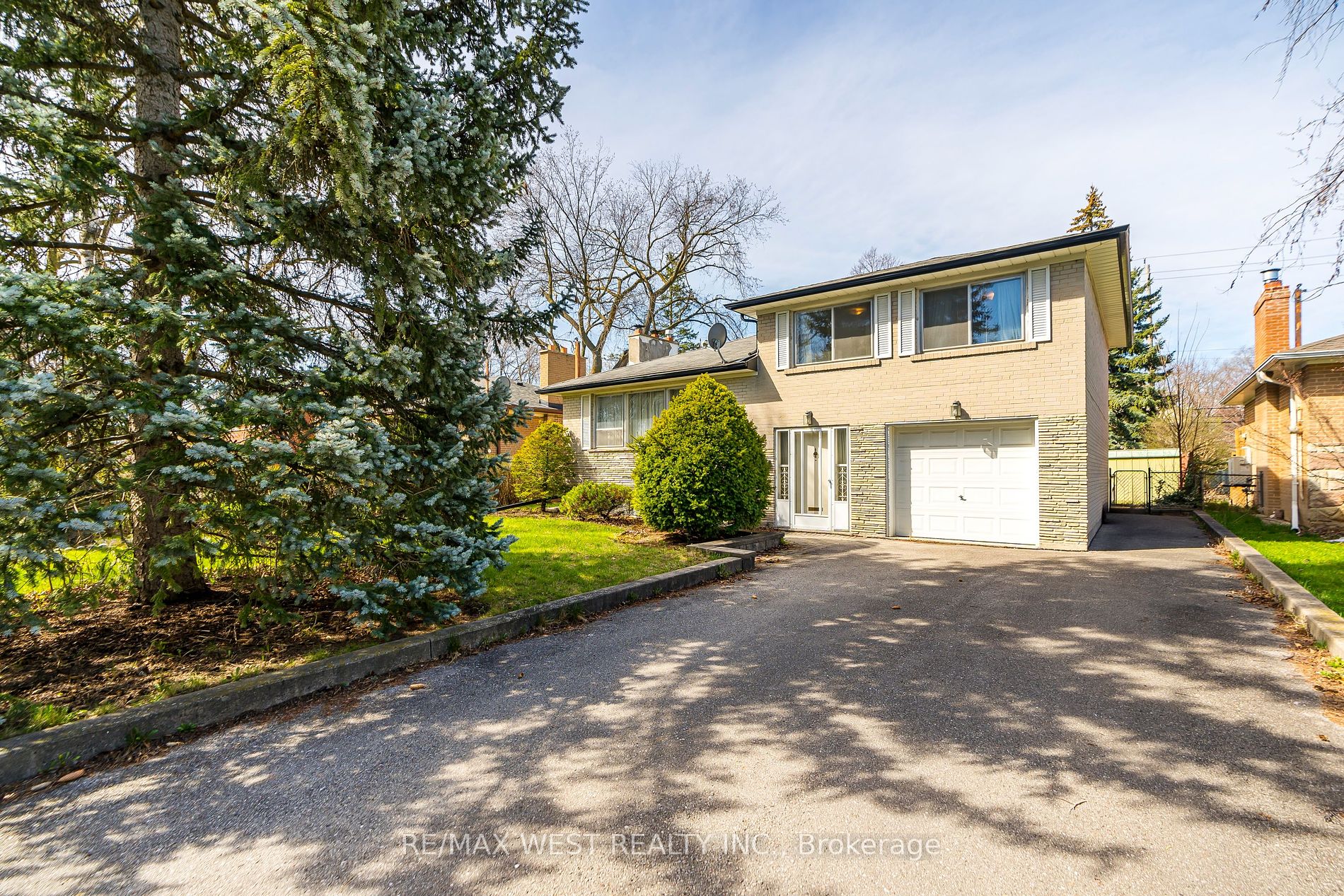 14 Whitelock Cres