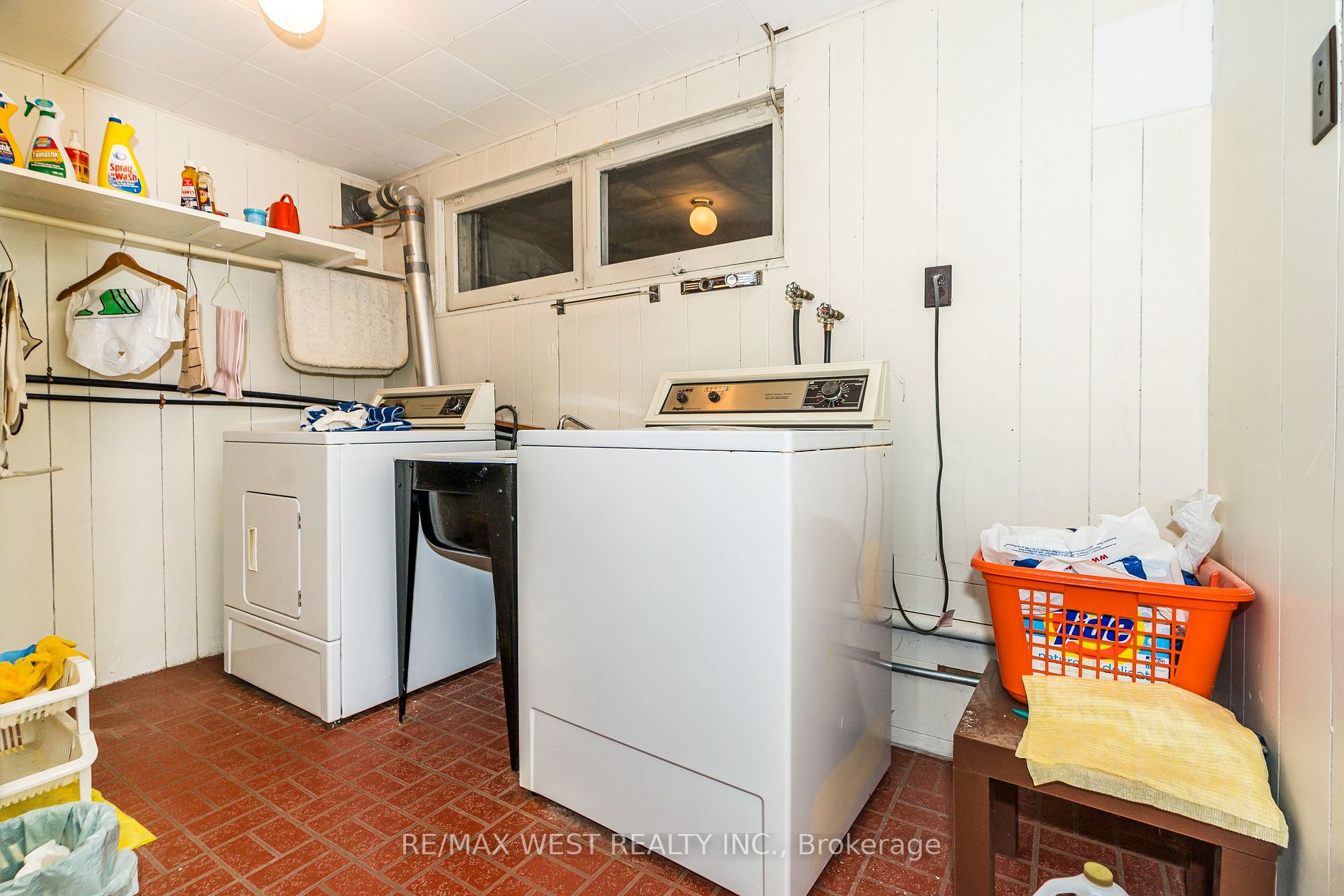 14 Whitelock Cres