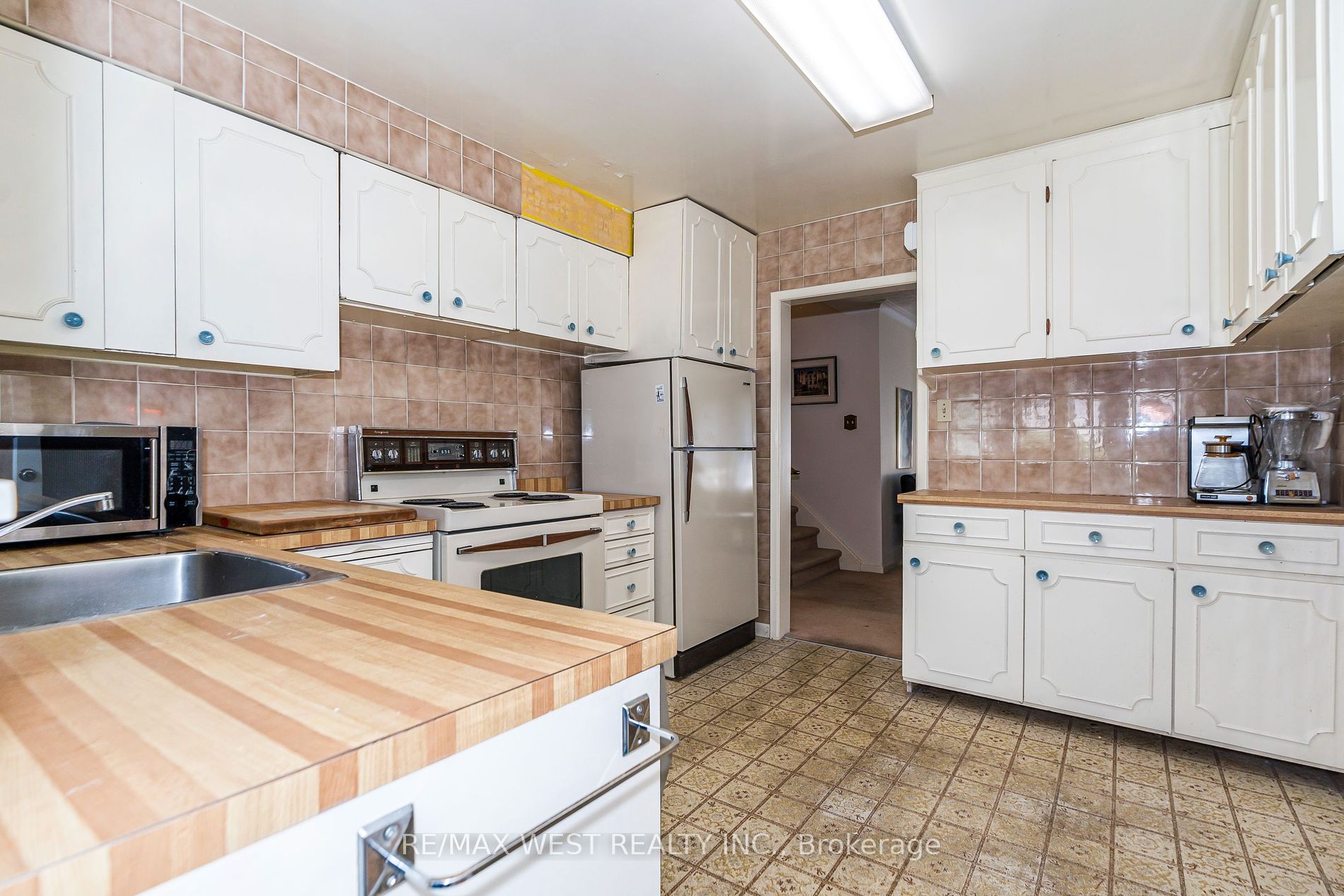14 Whitelock Cres