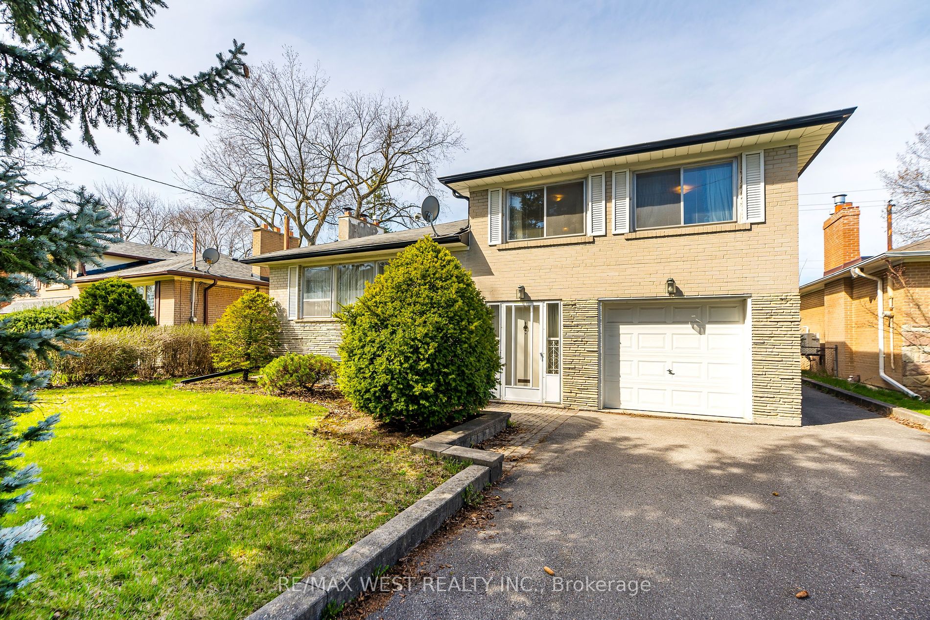 14 Whitelock Cres